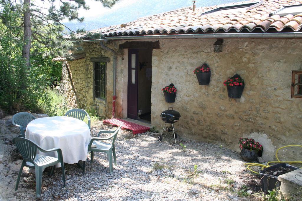 Chambre D'Hotes La Romarine Barnave Exterior foto